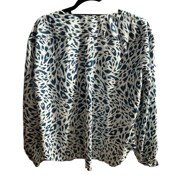 Ann Taylor size M blue print split v neck long sleeve blouse - Picture 3 of 6